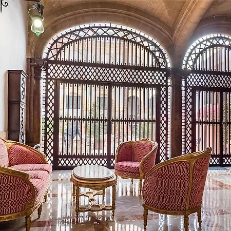 Hotel Born