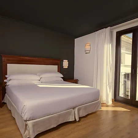 Born Hotel 4*